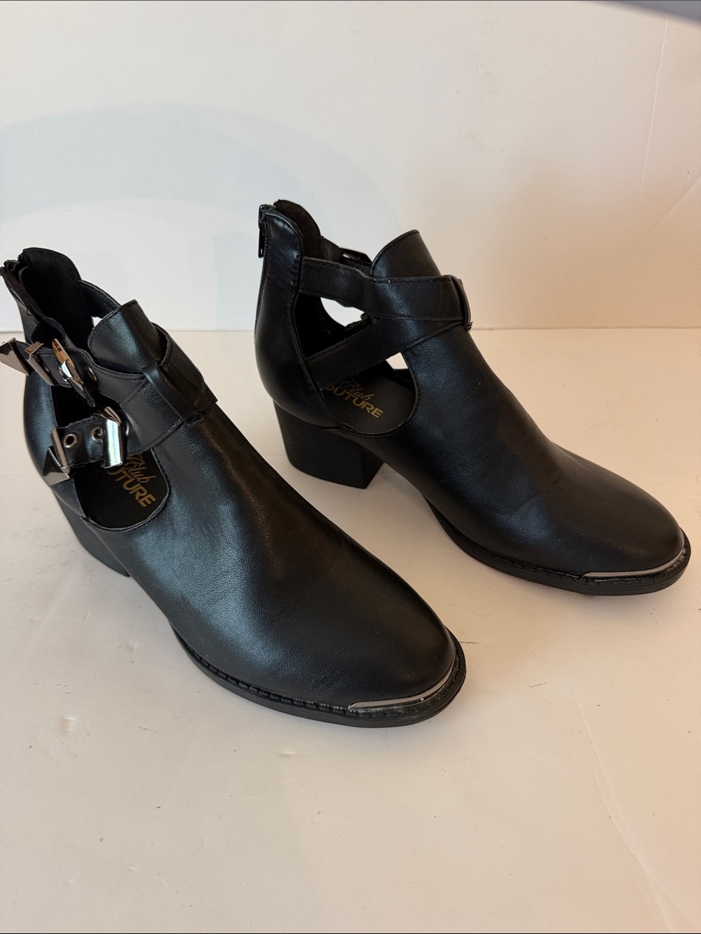 Club Couture Women’s Black Buckles Ankle Boot size 7